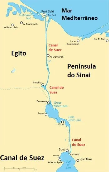 Canal de Suez: Navio encalhado no Egito